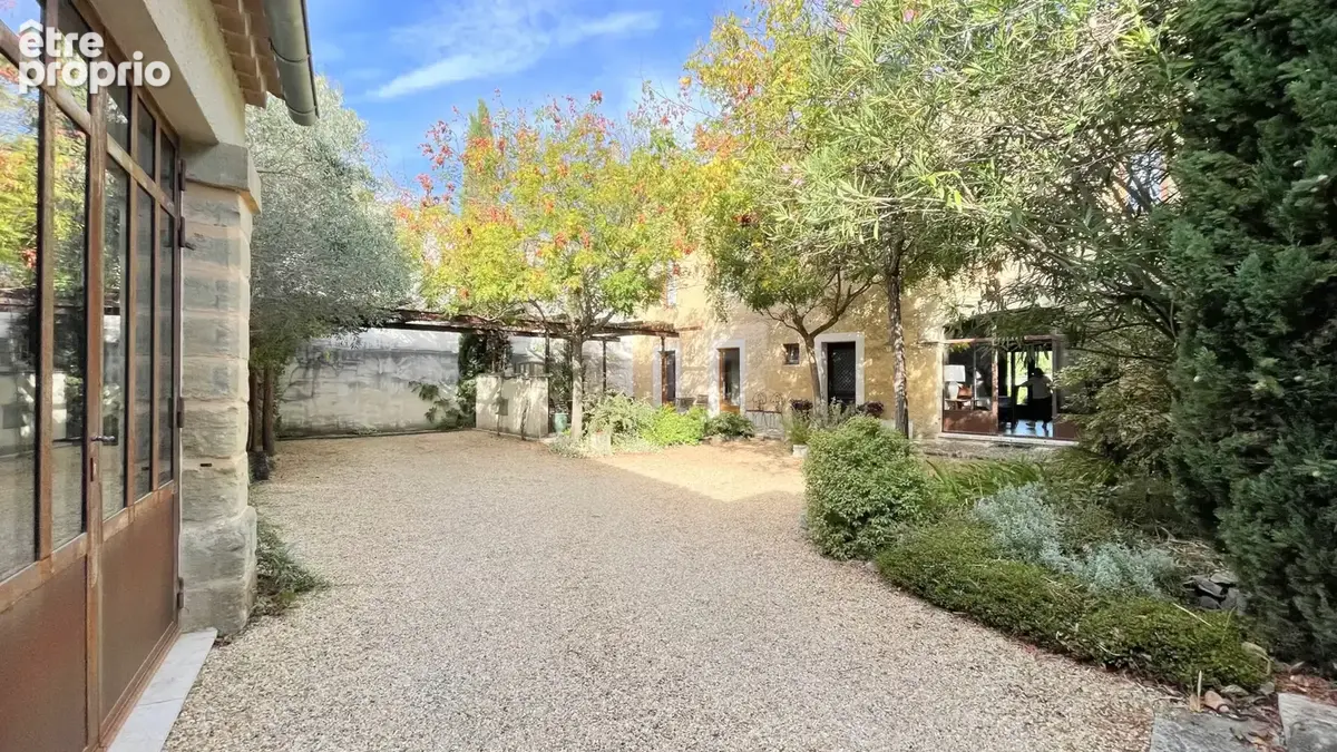 Saint-Quentin la Poterie, mas de village avec dépendance, jardin et piscine - photo 3