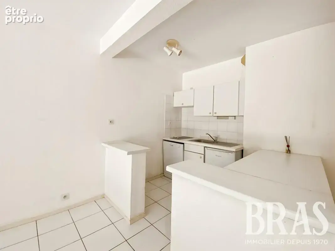 À vendre - Charmant type 2 avec terrasse, jardin privatif et parking - La Baule-Les Pins - photo 3