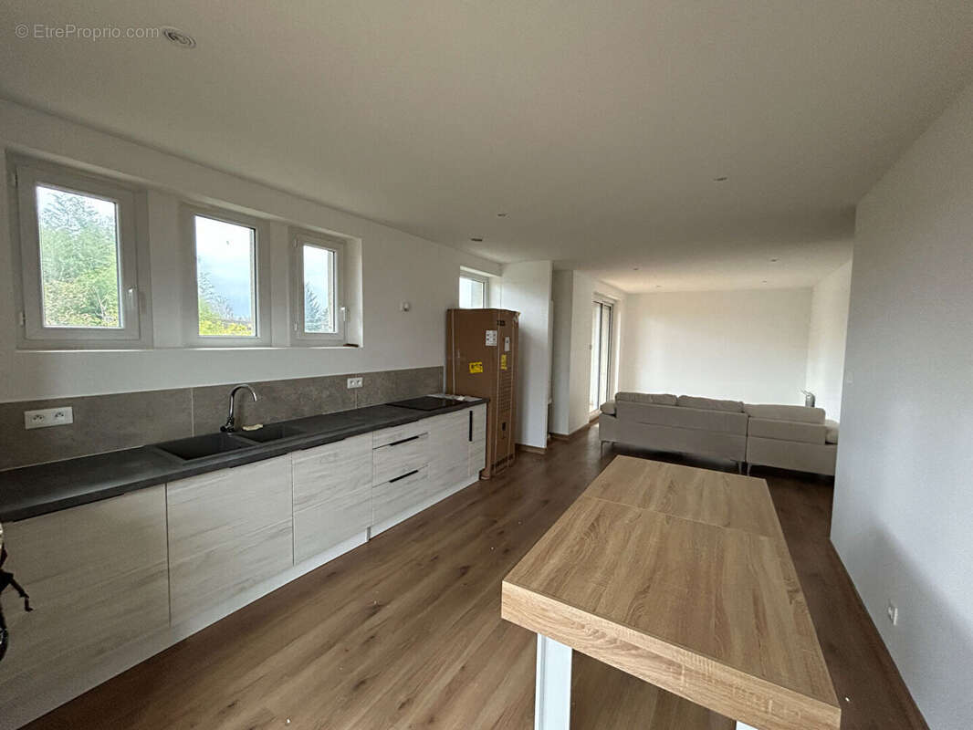 Appartement à ATTIGNAT