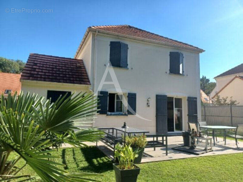 Maison à VIGNEUX-SUR-SEINE