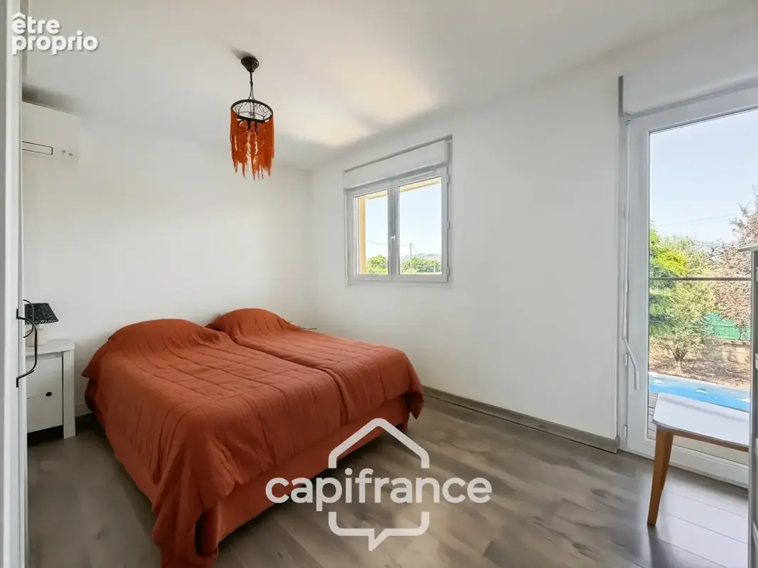 Chanas – Une maison familiale au cœur d'un environnement naturel privilégié composée de 6 pièces - photo 11
