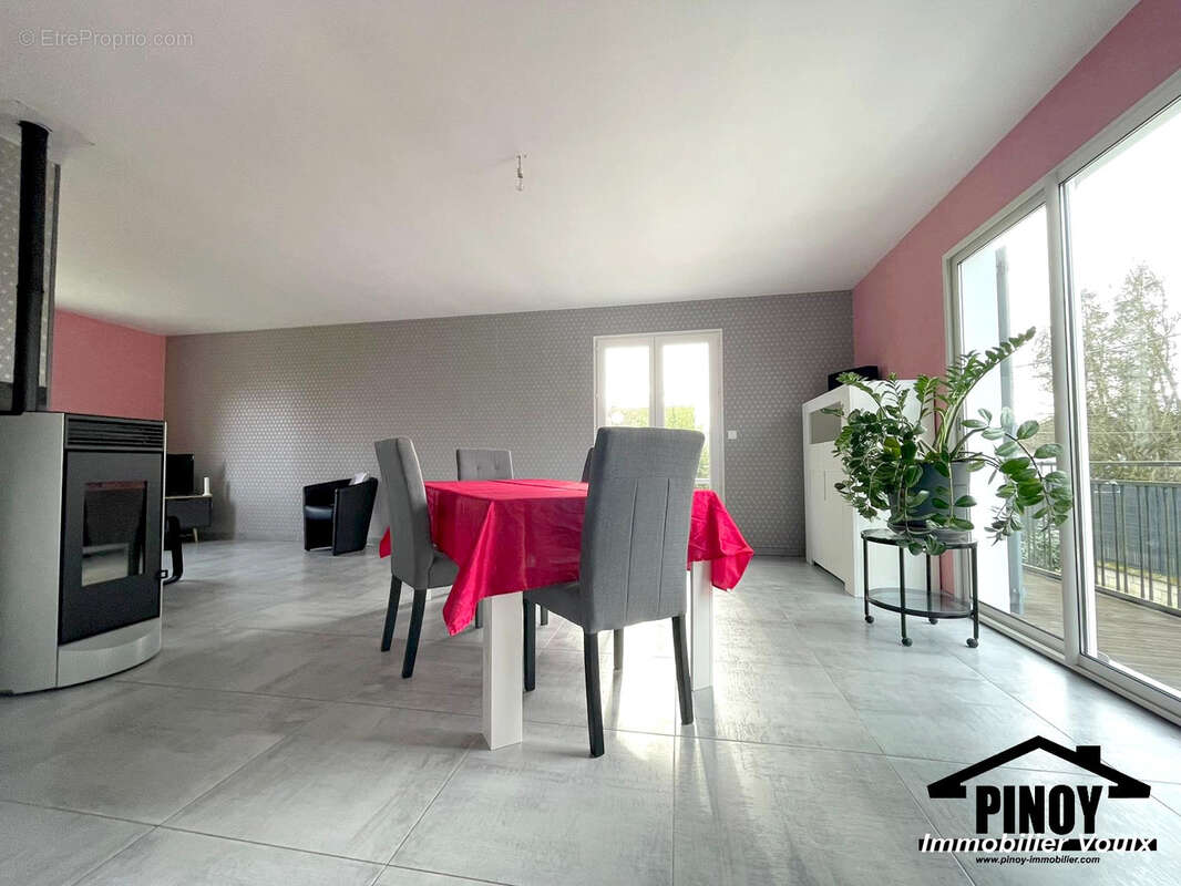 Maison à VILLETHIERRY