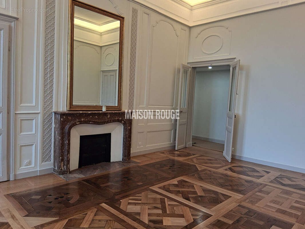 Très bel appartement,186m², 7 pièces, excellent état, à proximité de la cathédrale de Rennes - photo 5