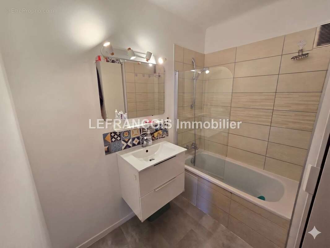 Appartement à PEYMEINADE