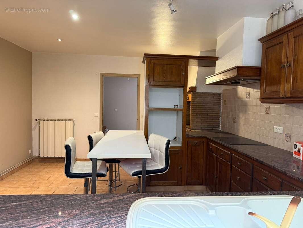 Demeure de caractère au cœur de Lézignan-Corbières avec patio privatif – 217 m² habitables - photo 9