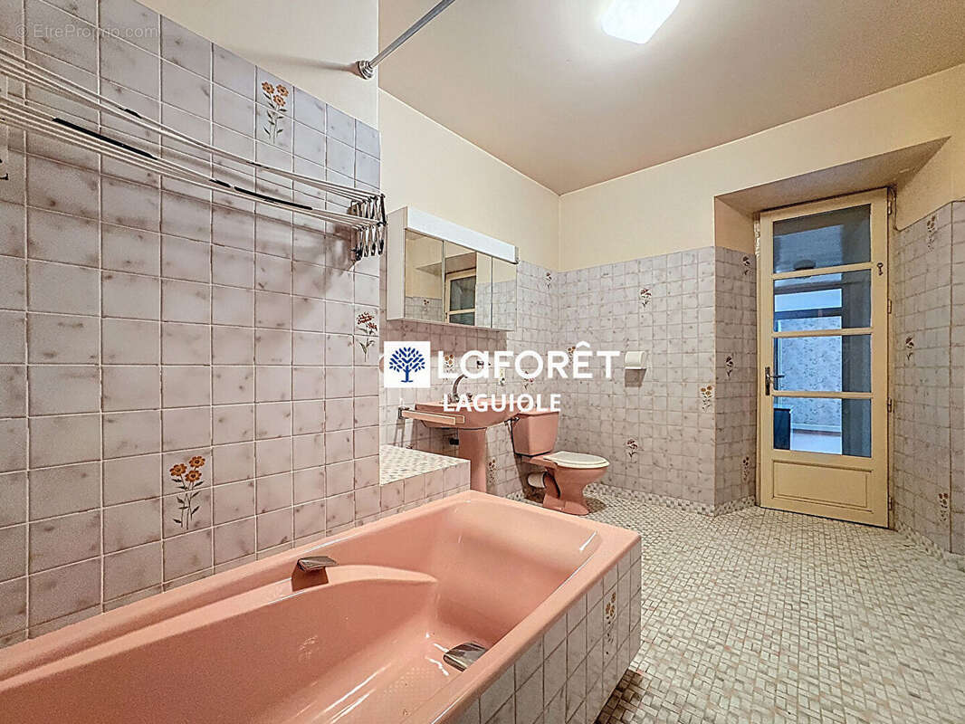 Appartement à MUR-DE-BARREZ