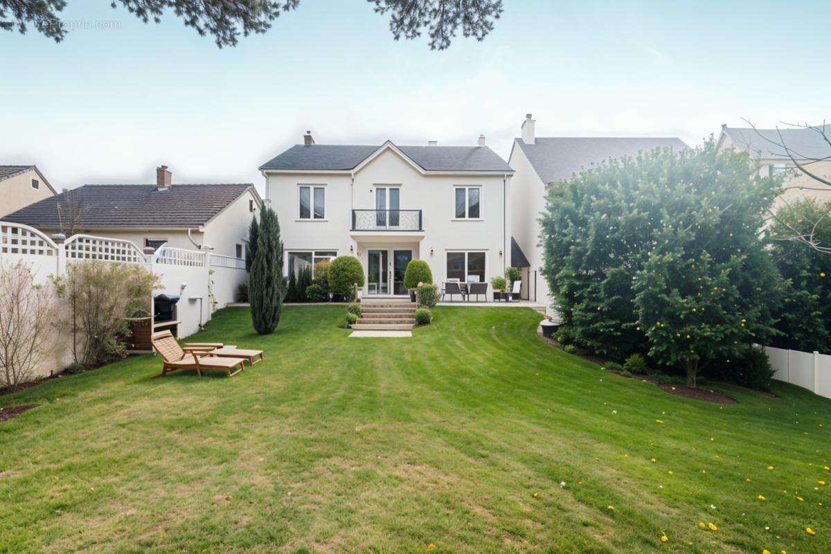 Maison à CHAMPS-SUR-MARNE