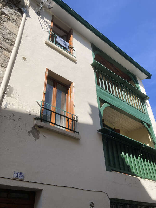 Sarrancolin immeuble 77m2 habitable avec 3 logements. - photo 10