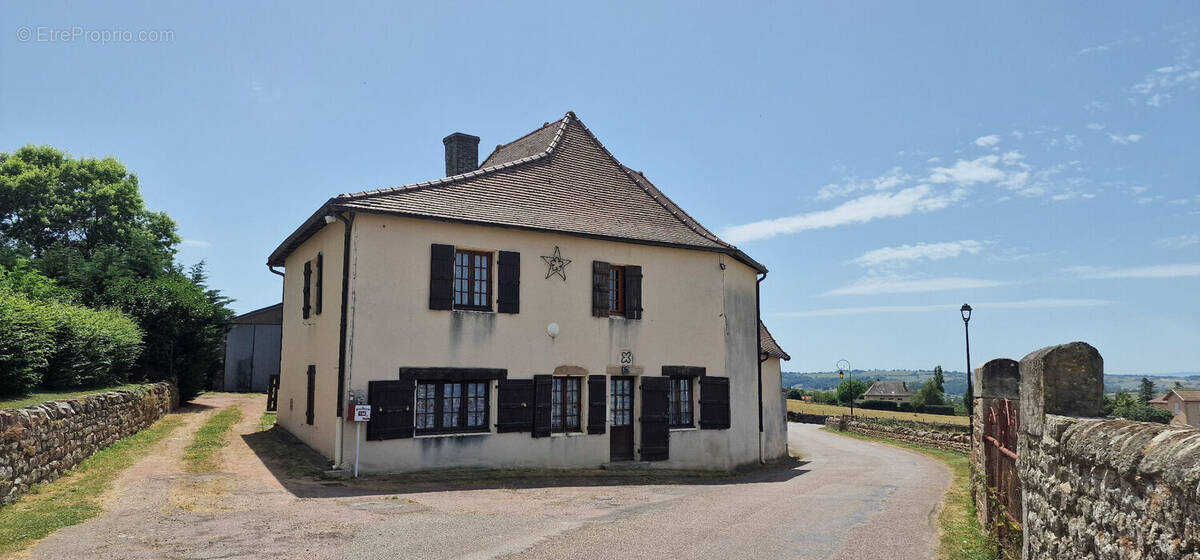 Maison à SAINT-GERMAIN-EN-BRIONNAIS