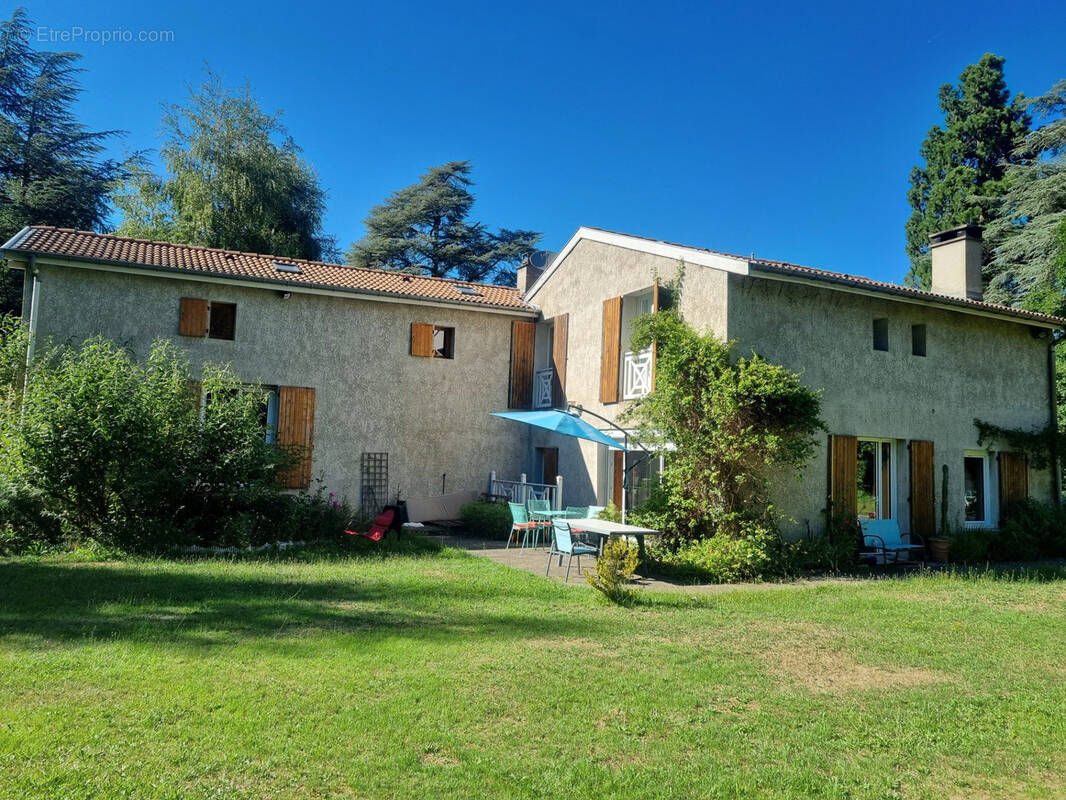 Maison à LE CHAMBON-FEUGEROLLES