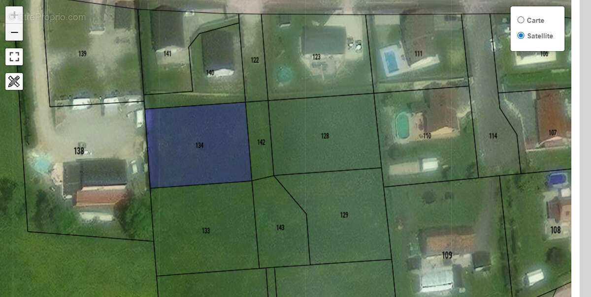 Terrain à VELLEMINFROY