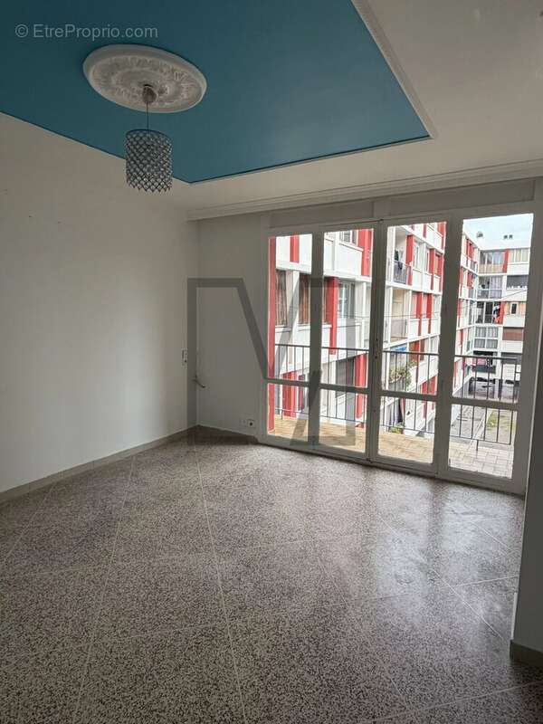 Appartement à MARSEILLE-3E