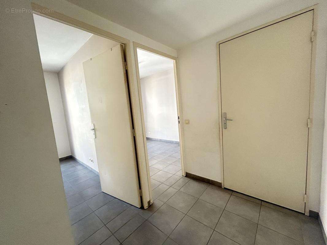 Appartement à MARSEILLE-2E