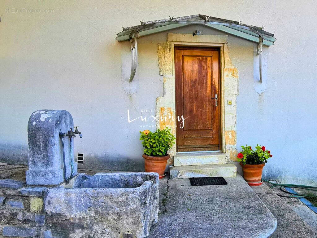 Maison à MOULEZAN