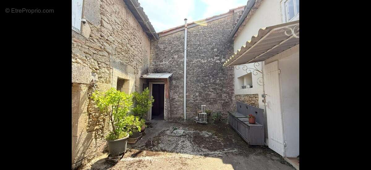 Maison à GIRONDE-SUR-DROPT