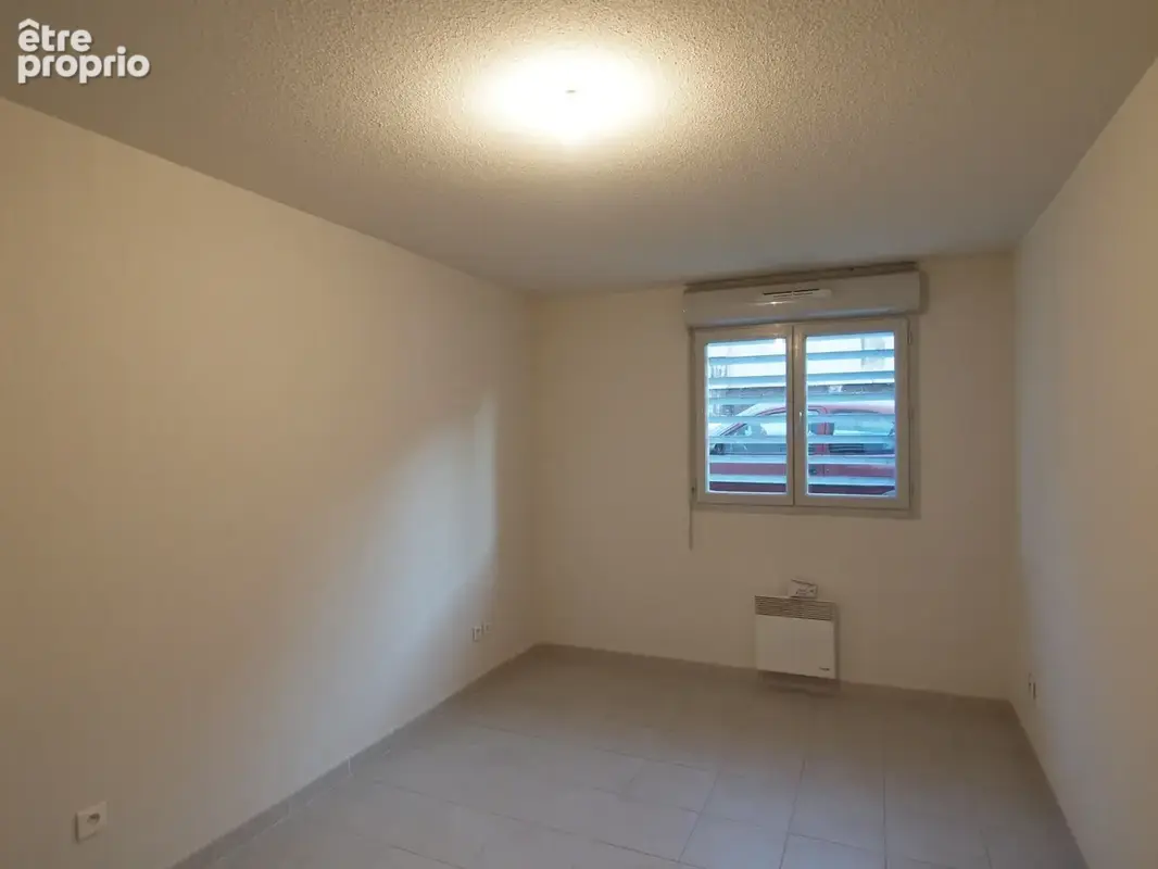 SPÉCIAL INVESTISSEUR   Appartement T2 de 49m2 vendu occupé   Résidence Le Phocéa (13003) - photo 5
