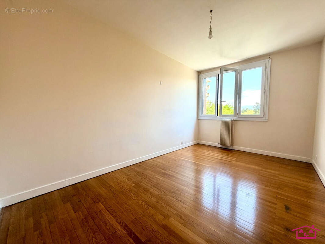 Appartement à MEYLAN
