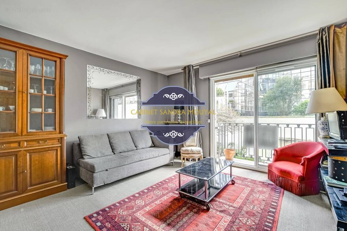 Appartement à PARIS-8E