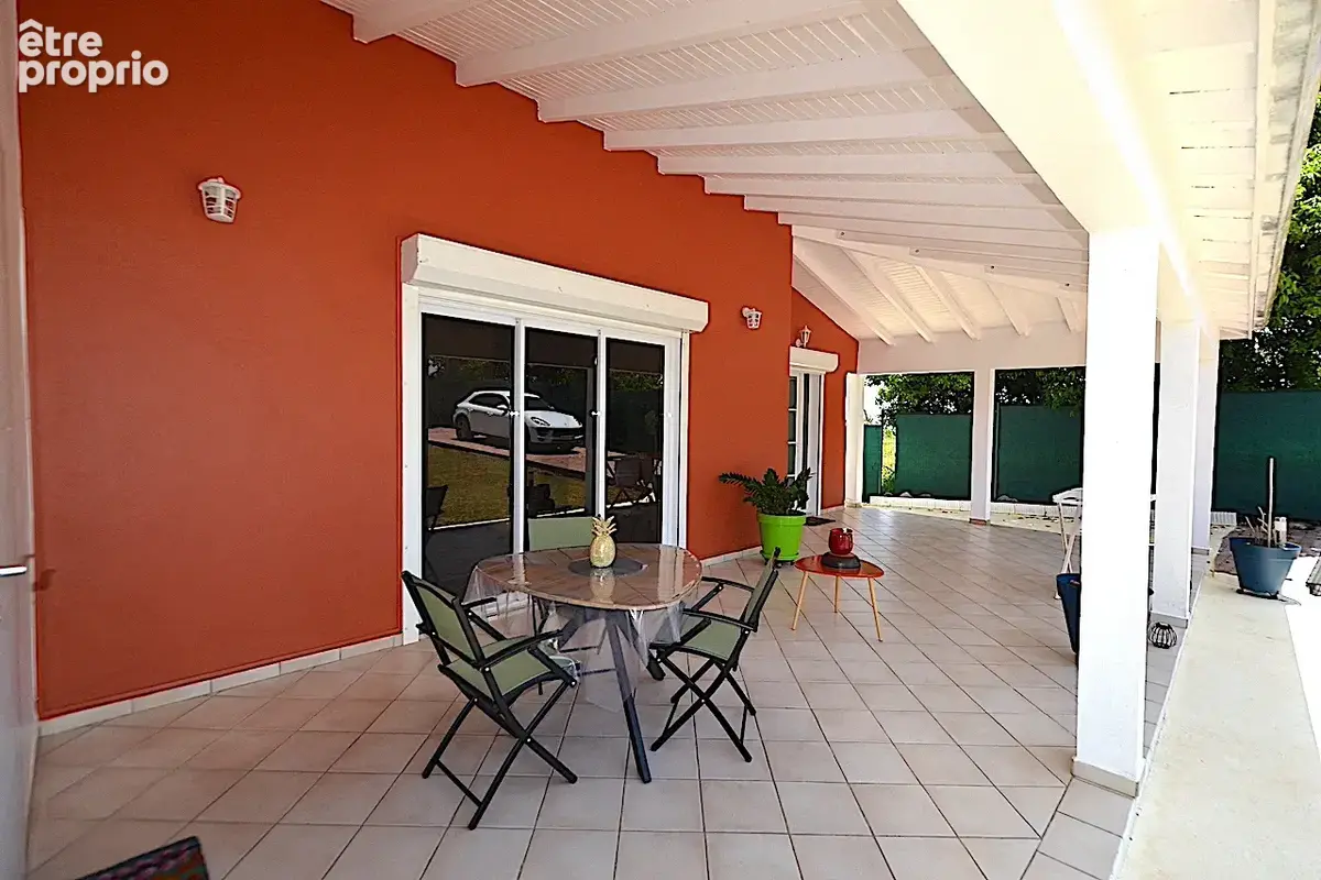 Villa de plain-pied T4   Prestations de qualité, grands volumes et cadre verdoyant - photo 7