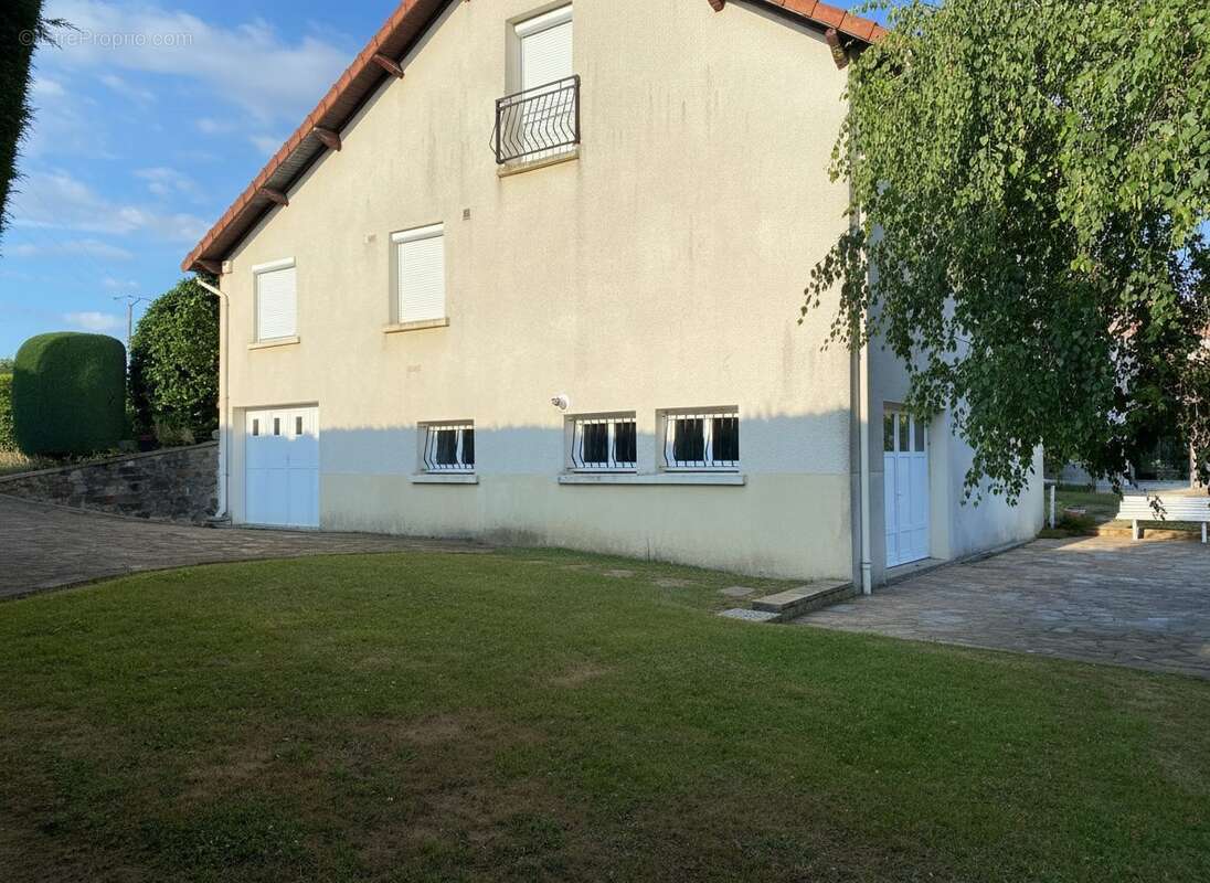Maison à CHATEAUNEUF-LA-FORET
