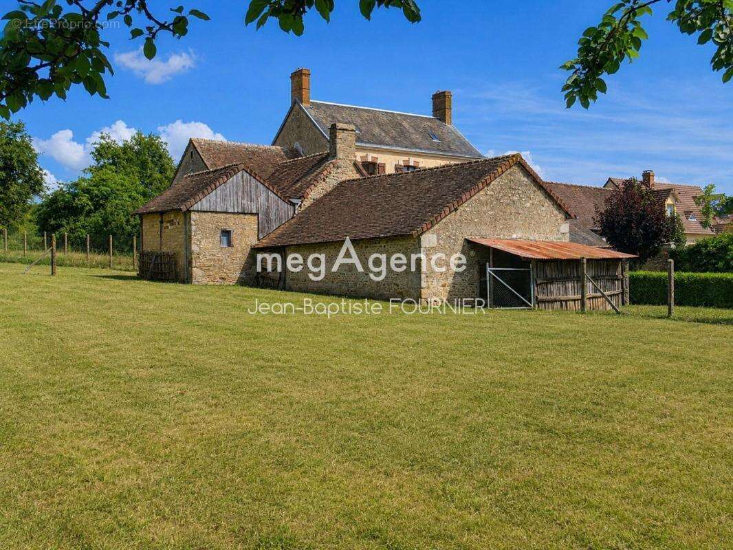 Maison de Maître avec dépendances – Terrain de plus de 4 400 m² - photo 2