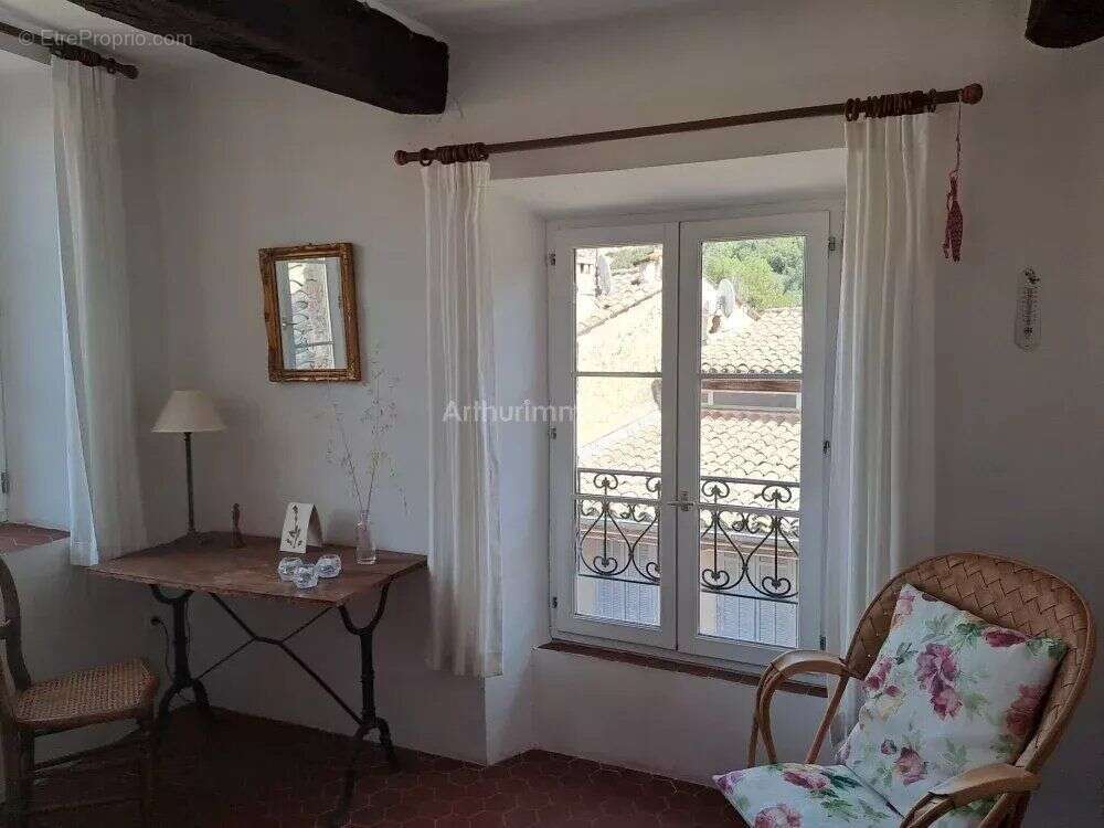 Maison à ENTRECASTEAUX