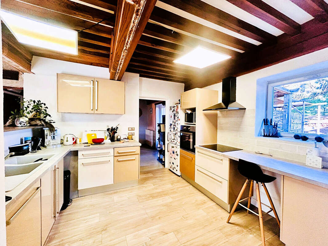 Maison à SAINT-DENIS-DE-CABANNE