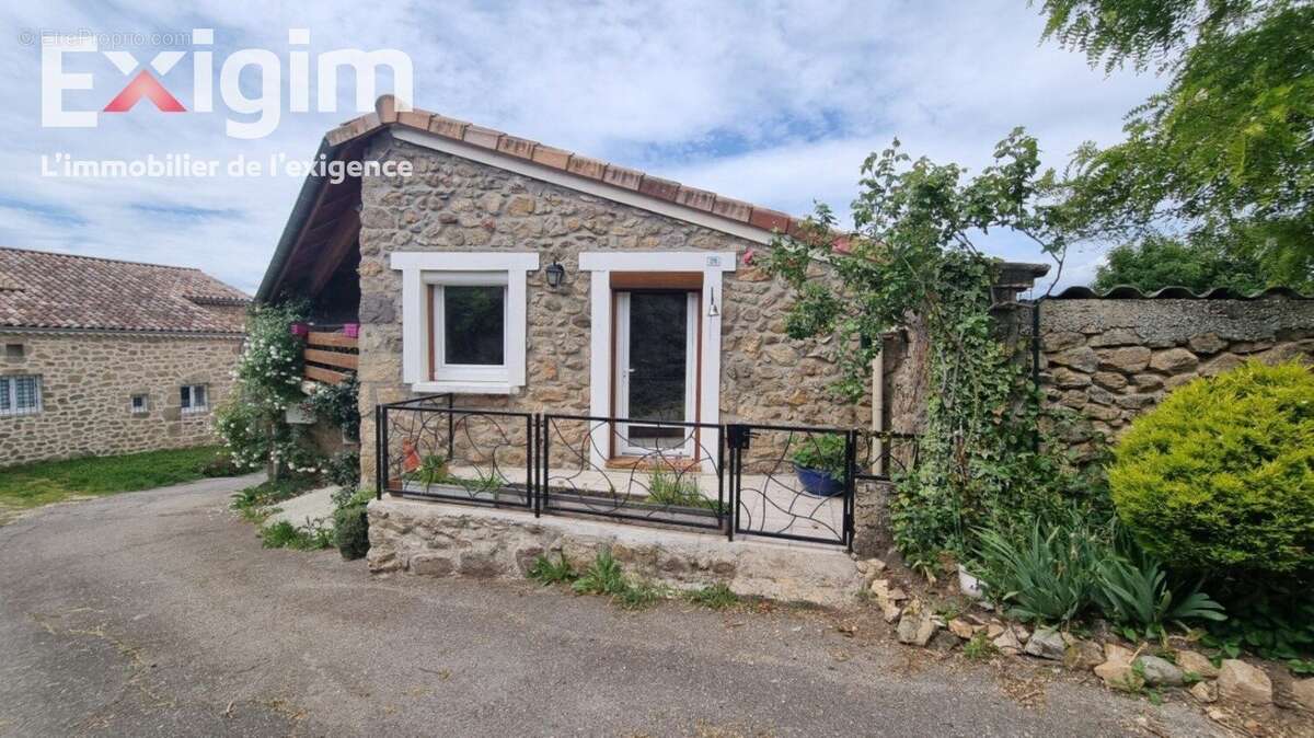 Maison à SAINT-BARTHELEMY-LE-PLAIN
