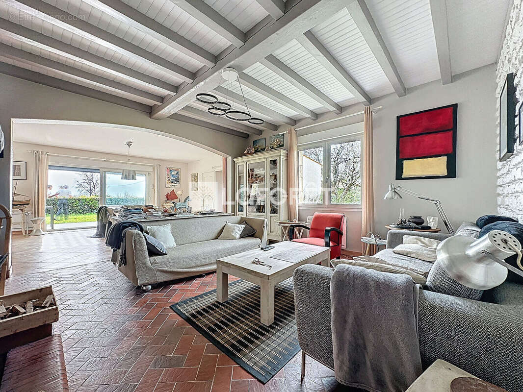 Maison à PORT-DES-BARQUES