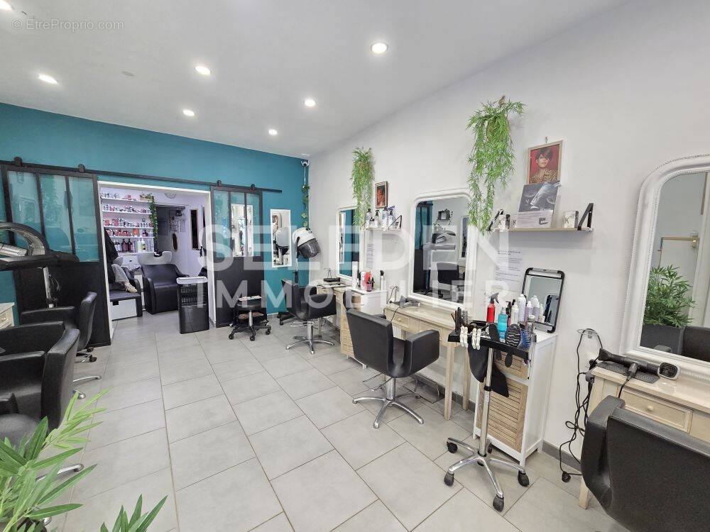 Commerce à SAINT-POL-SUR-TERNOISE