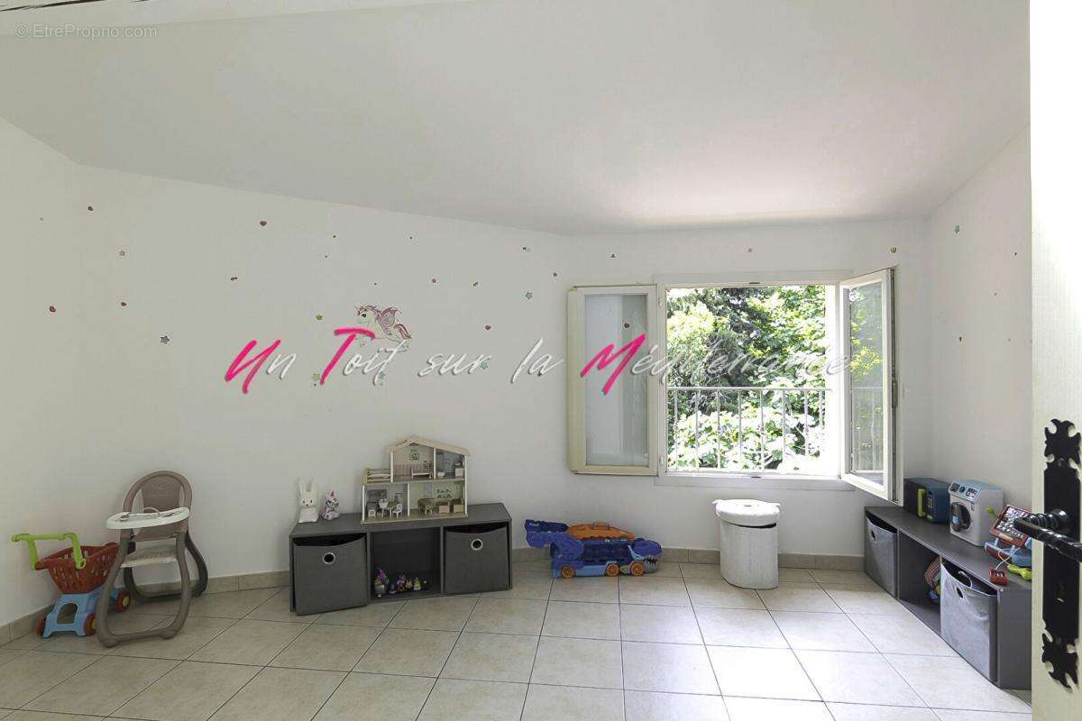 Appartement à PUGET-VILLE