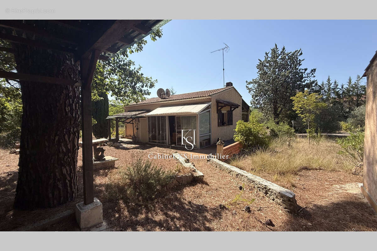 Maison 84 m² à Saint-Maximin-La-Sainte-Baume  - photo 6