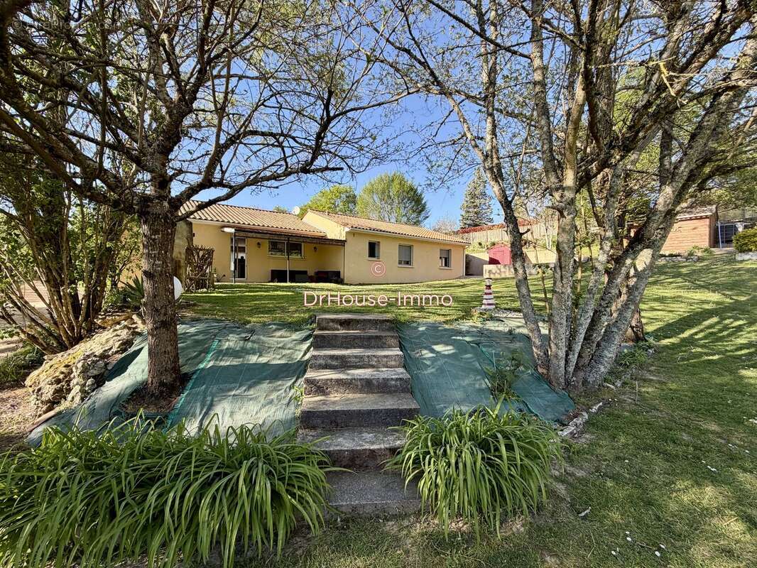 Maison à SAINT-LEON-SUR-L'ISLE