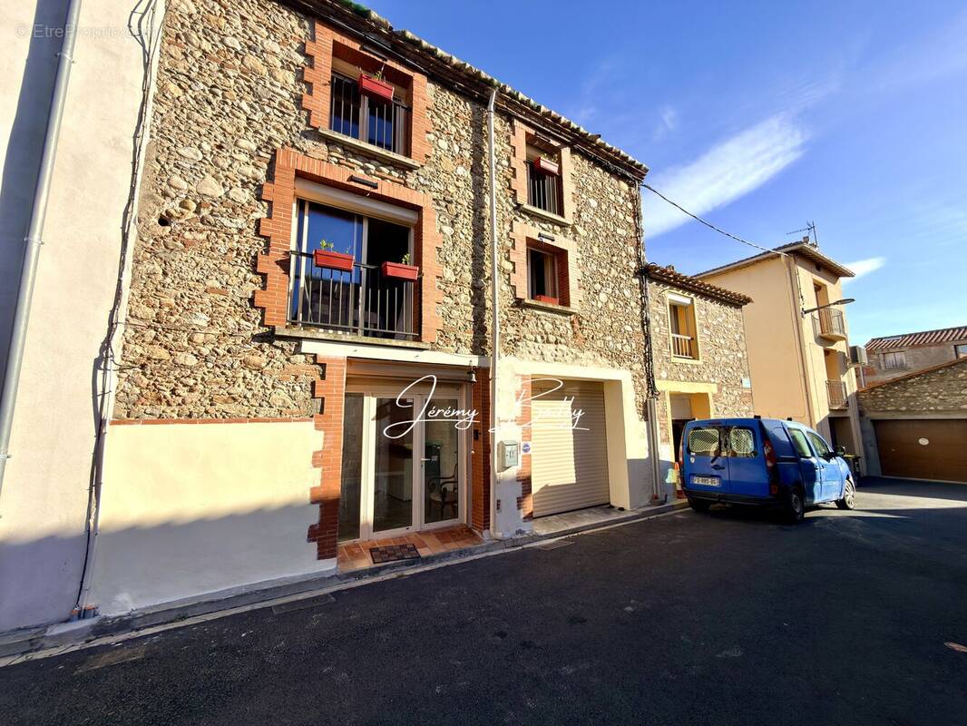 Maison à PEZILLA-LA-RIVIERE