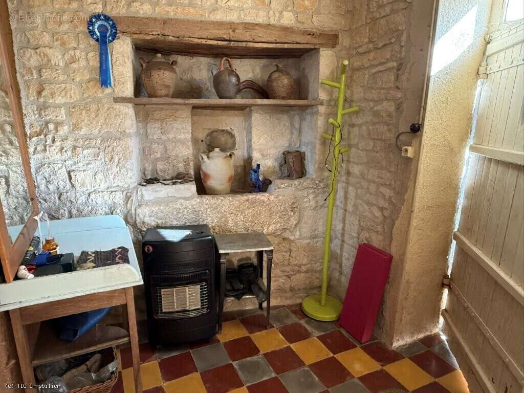 Maison de Campagne Avec 2 Chambres et Jardin Clos De Murs - photo 7