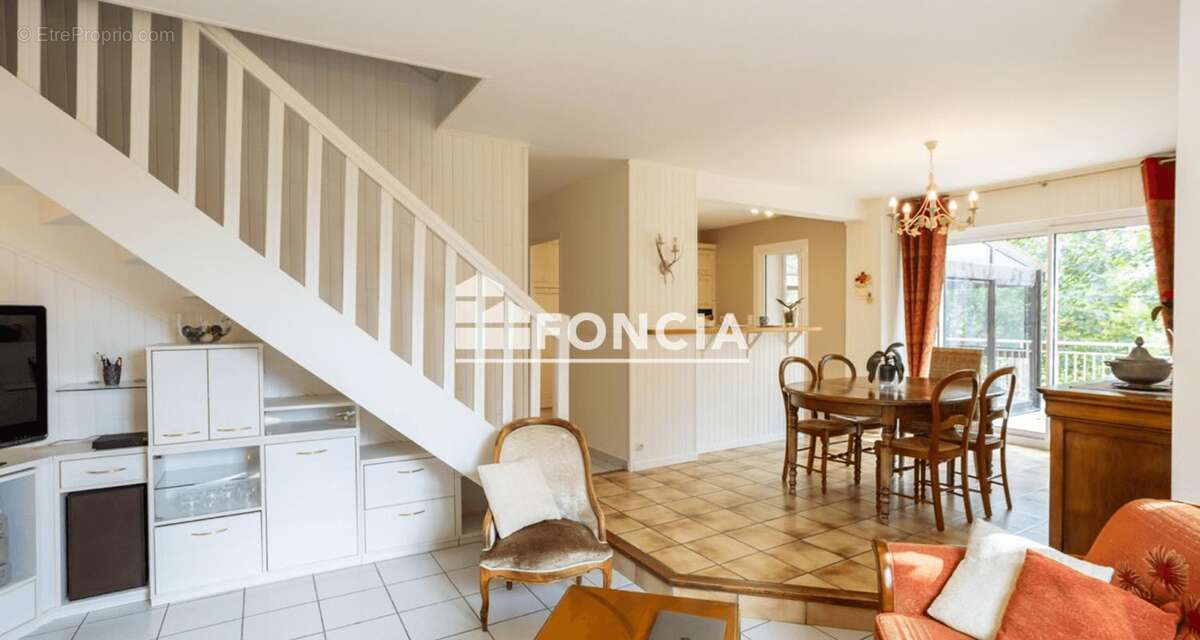 Maison à SAINTE-RADEGONDE