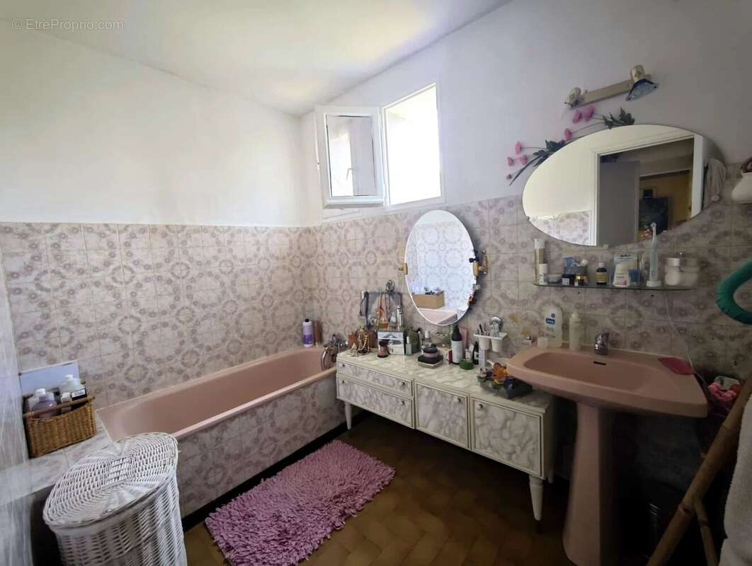 NARBONNE – Appartement T4 de 79 m² avec jardin, garage et celliers - photo 10