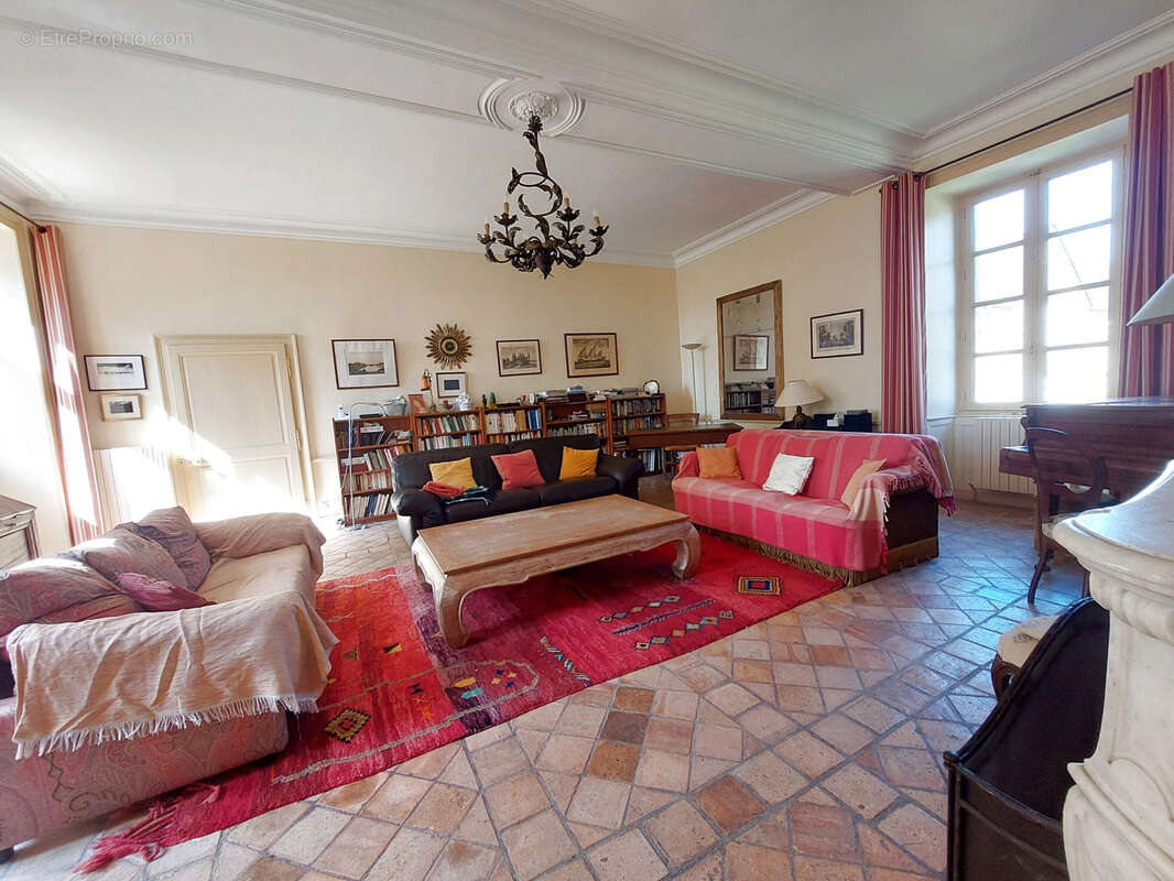 Maison à ARGENTRE-DU-PLESSIS