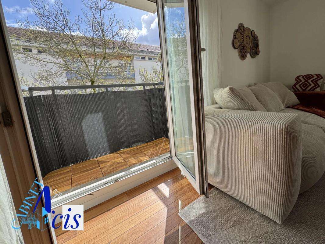 Appartement à NANTERRE