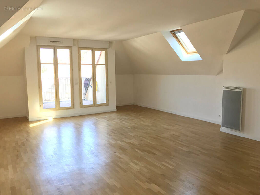 Appartement à BUC