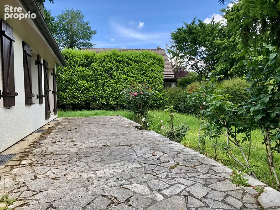 Haut buc maison individuelle sur  sous sol et jardin clos - photo 6