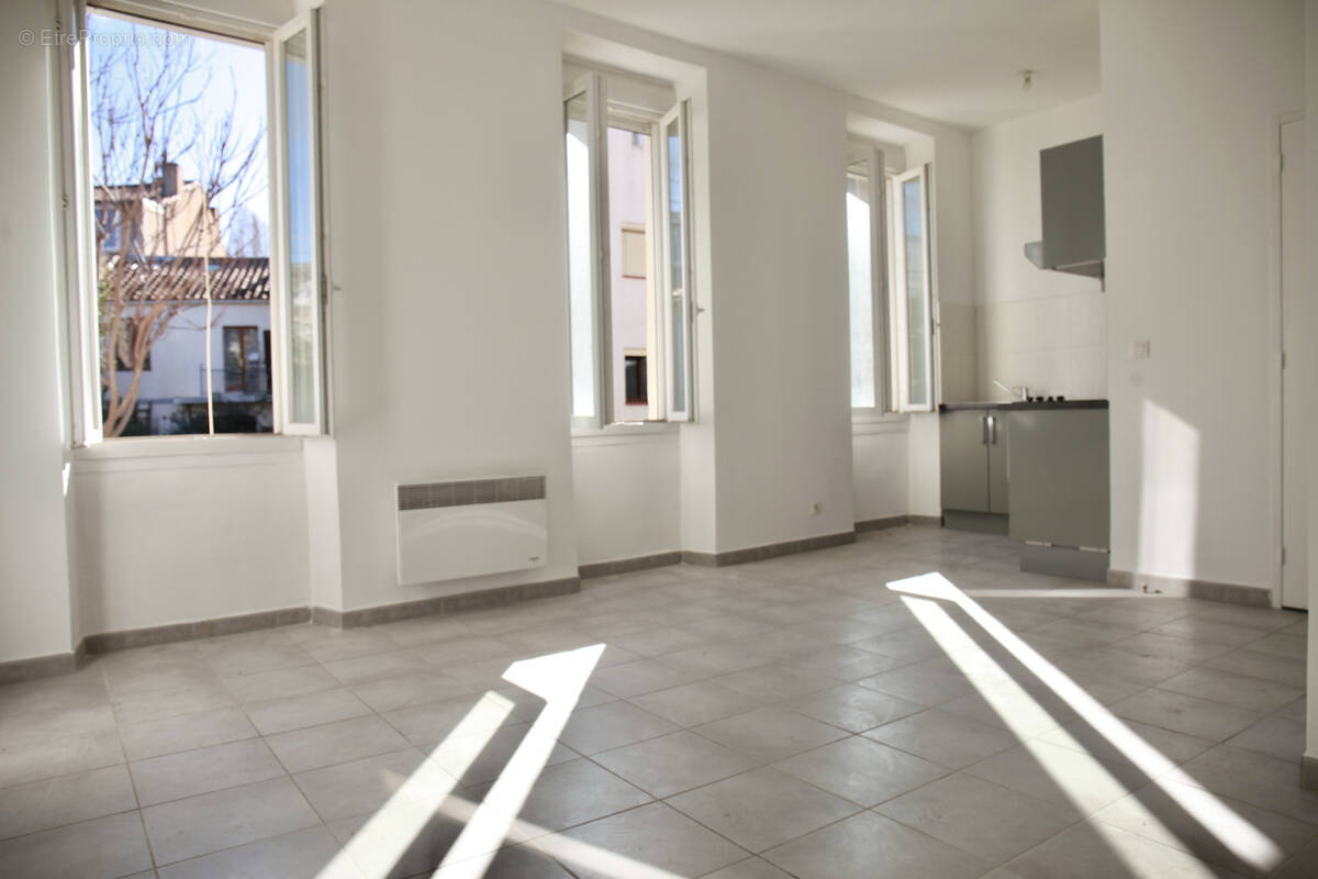 Appartement à MARSEILLE-3E