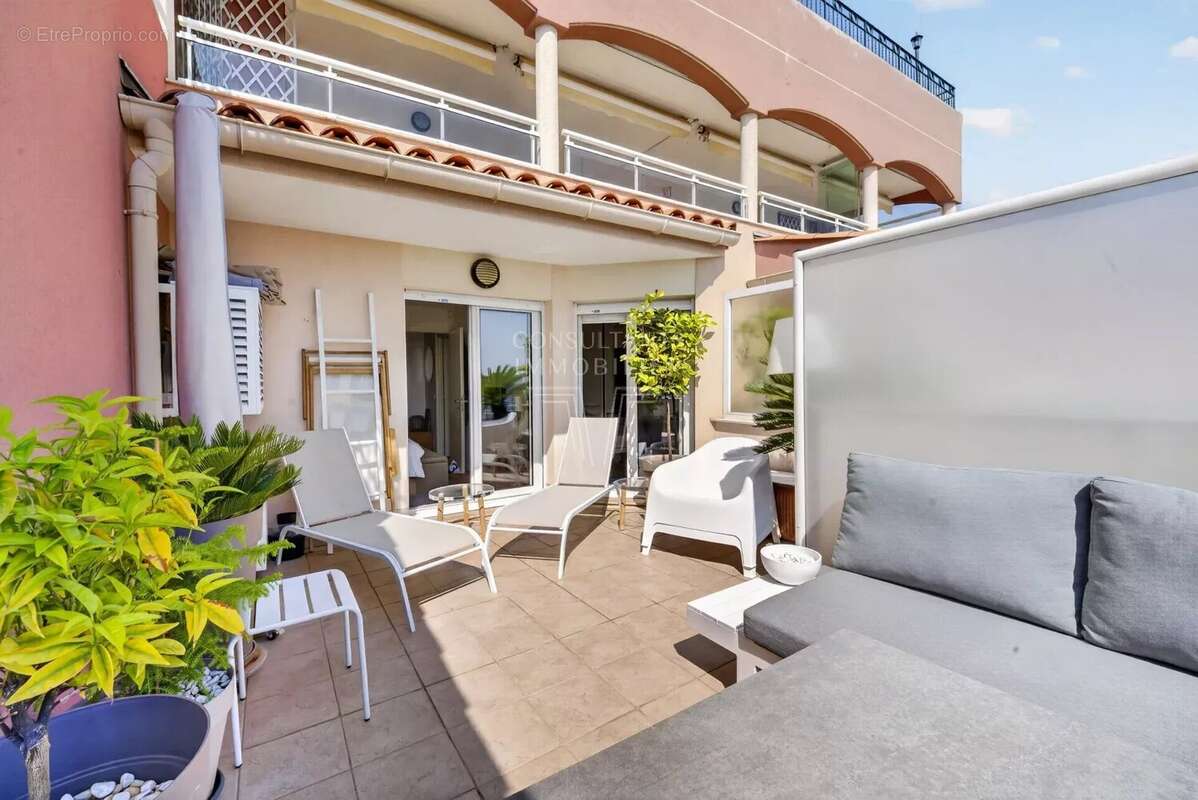 Appartement à MANDELIEU-LA-NAPOULE