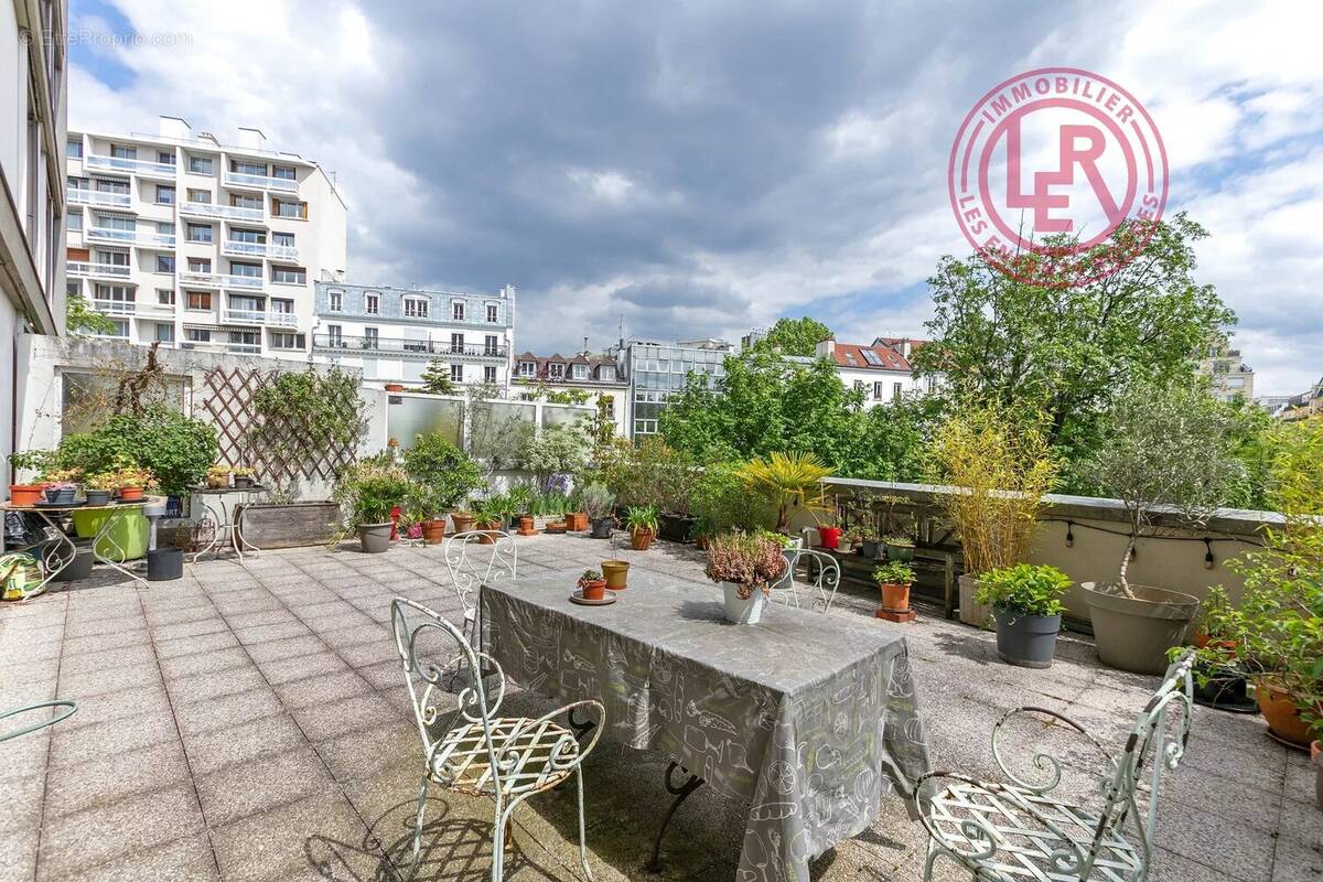 Appartement à PARIS-14E