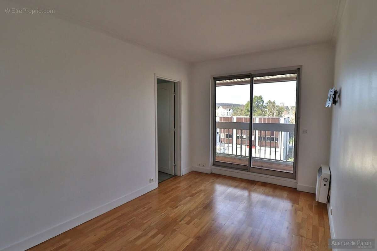 Appartement à VERRIERES-LE-BUISSON