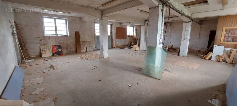 Commerce à L'HERMENAULT