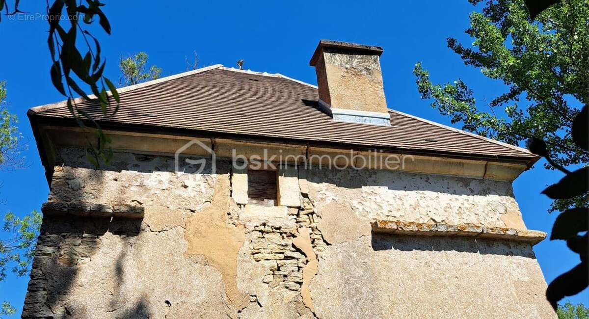 Maison à NOYERS