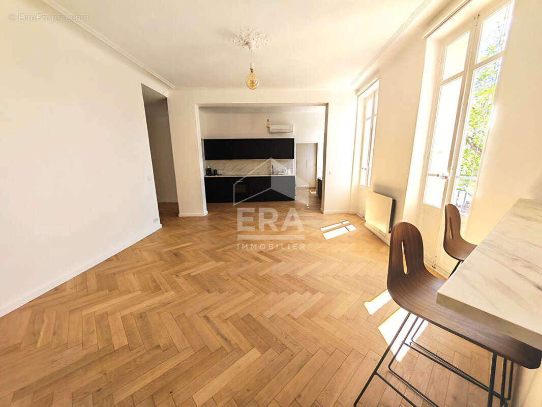 Appartement à MARSEILLE-5E