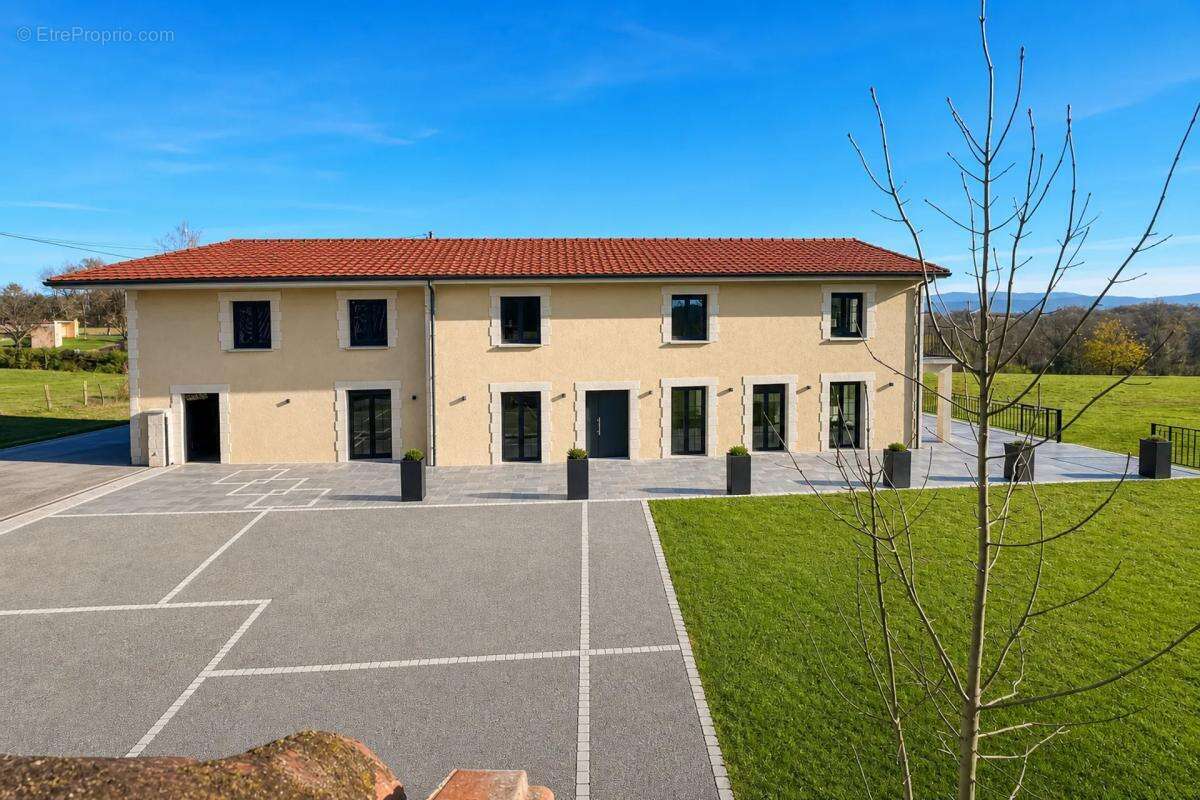 Maison de 390 m² avec terrain de 3 hectares - photo 28