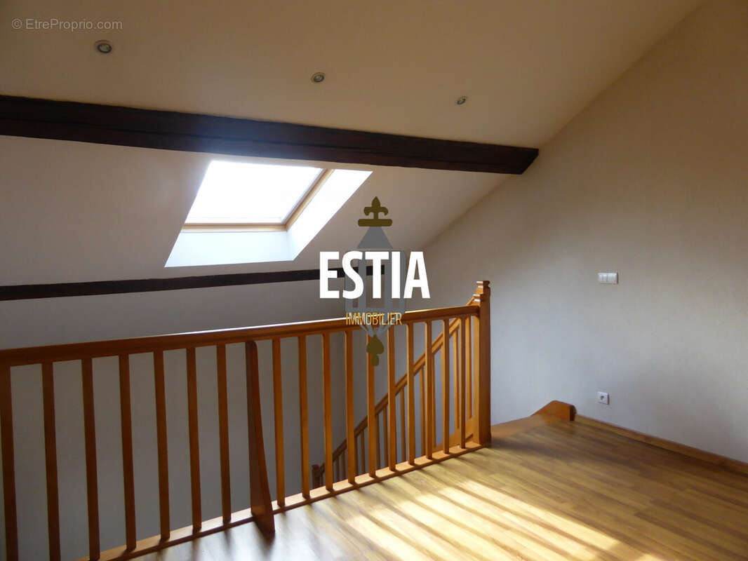 Appartement à LAY-SAINT-CHRISTOPHE